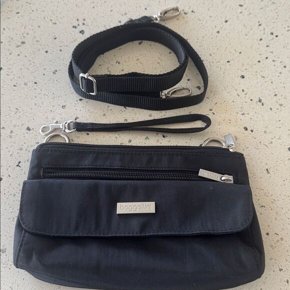 Baggallini Black Nylon Small Crossbody Bag Fanny Pack Zipper Closure Casual EUC - Picture 10 of 12